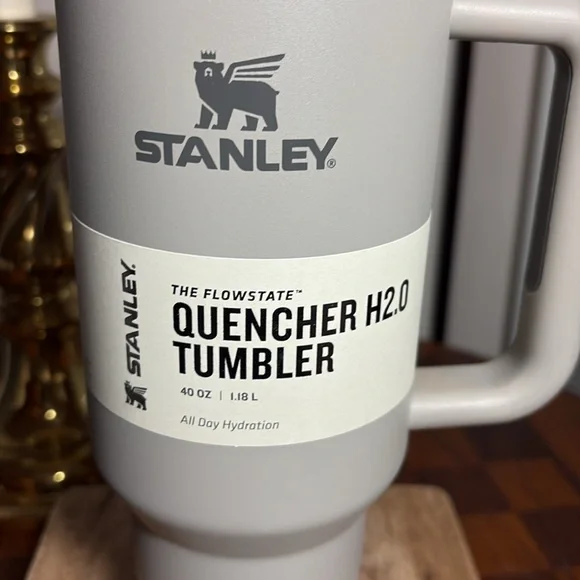 Stanley 40oz tumbler - Picture 2 of 7